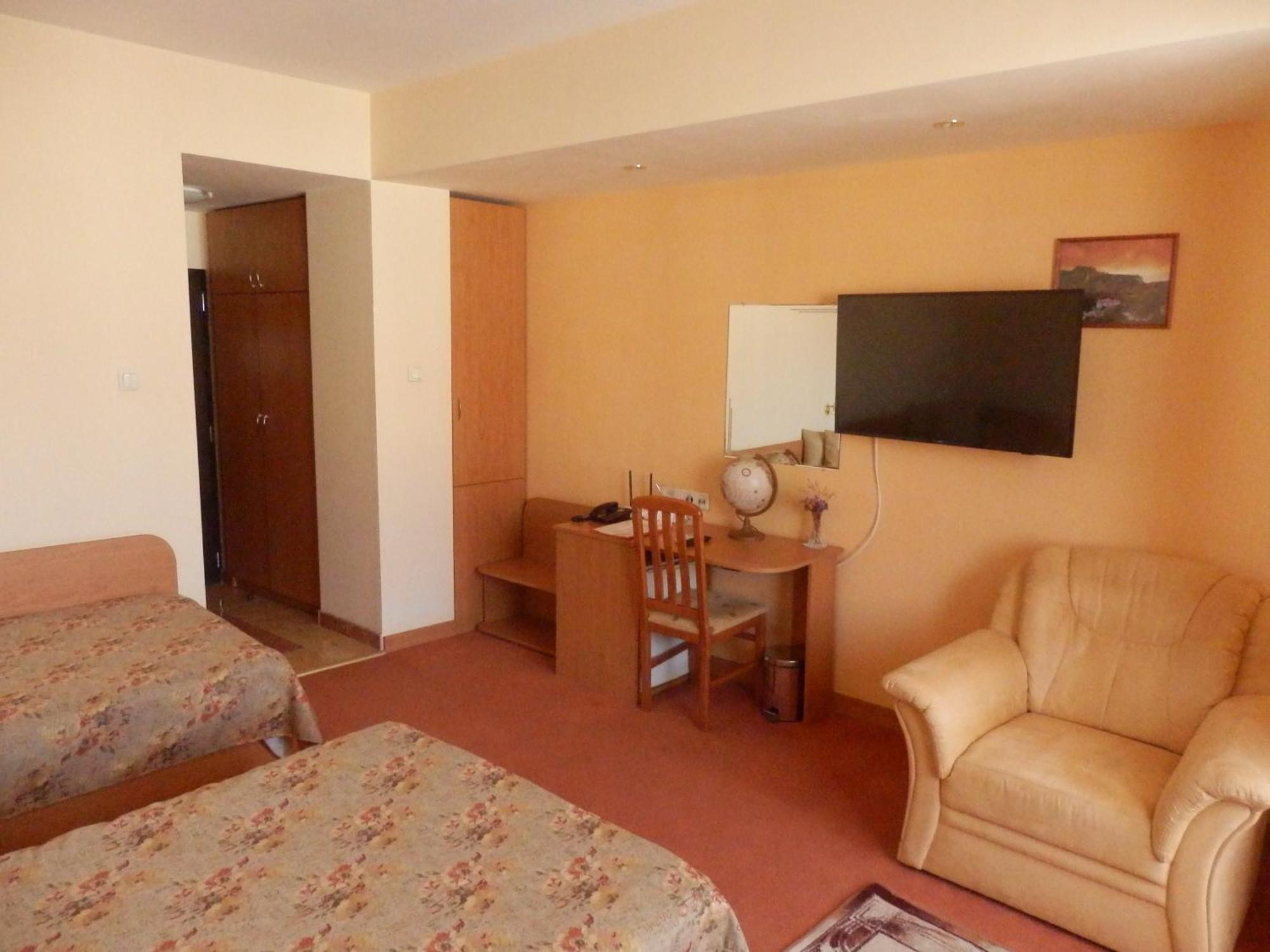 Hotel семеен роза